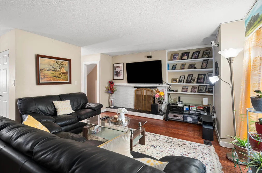 883 OLD LILLOOET ROAD, North Vancouver BC V7J 2H6, North Vancouver BC — Residential for Sale - Photo 2