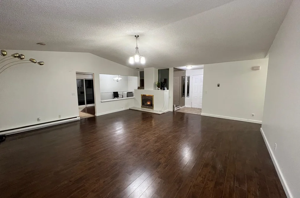 8846 QUEEN MARY BOULEVARD, Surrey BC V3V 6X2, Surrey BC — Residential for Sale - Photo 2