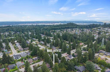 886 E 29th St, North Vancouver, BC - MLS: R3159241