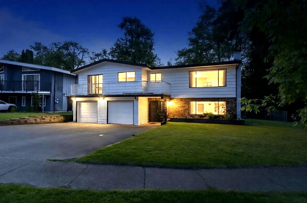 House for sale at 8864 Ursus Crescent Surrey British Columbia - MLS: R3098300