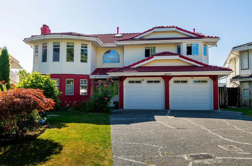 8879 141B STREET, Surrey BC V3V 7W5, Surrey BC — Residential for Sale - Photo 2