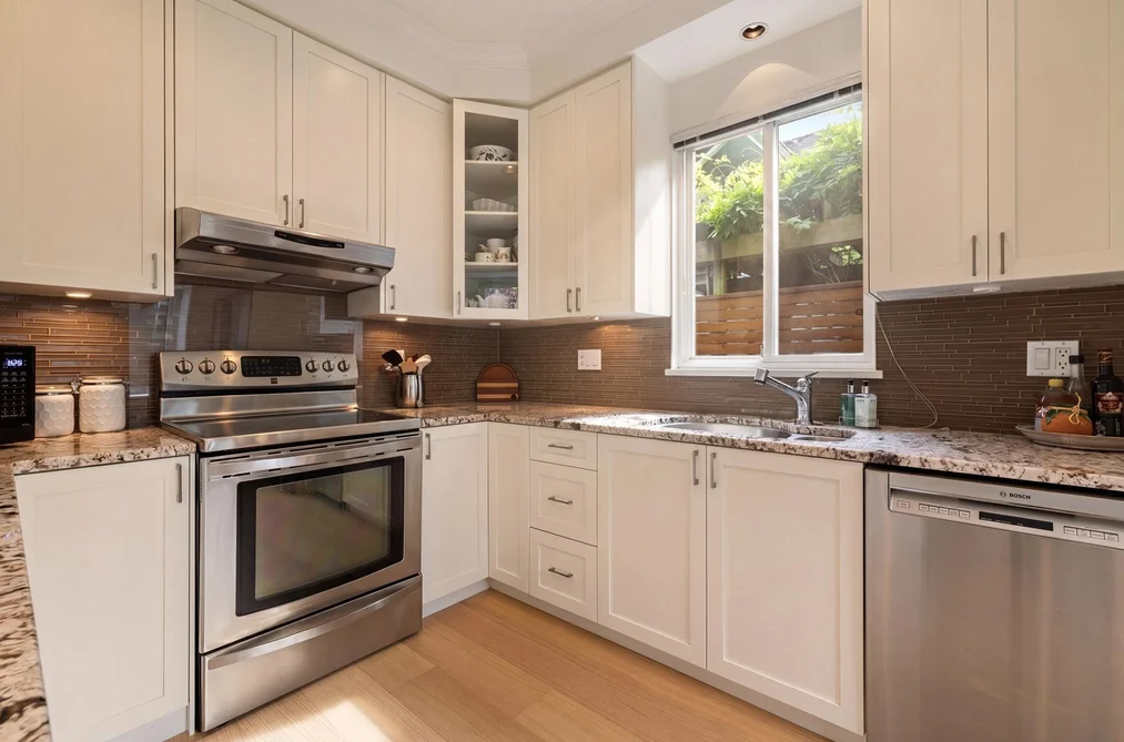 888 E 30TH AVENUE, Vancouver BC V5V 2W1, Vancouver BC — Residential for Sale — Photo 10 of 36
