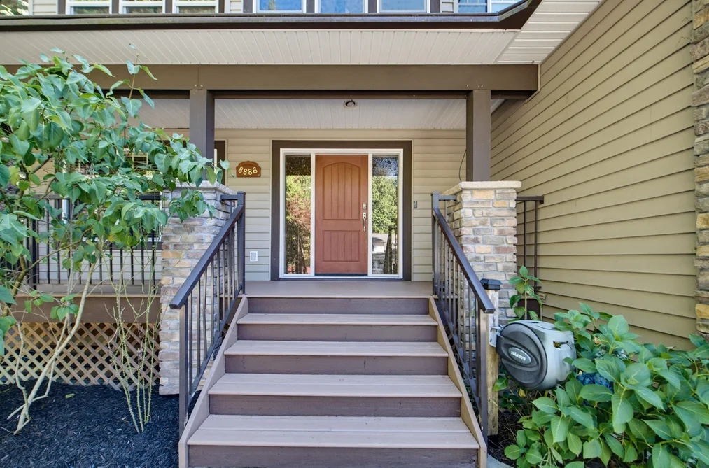 8886 Emiry Street, Mission, BC - MLS: R3164836 - Photo 2 8886 Emiry Street, Mission, BC - MLS: R3164836 - Photo 2