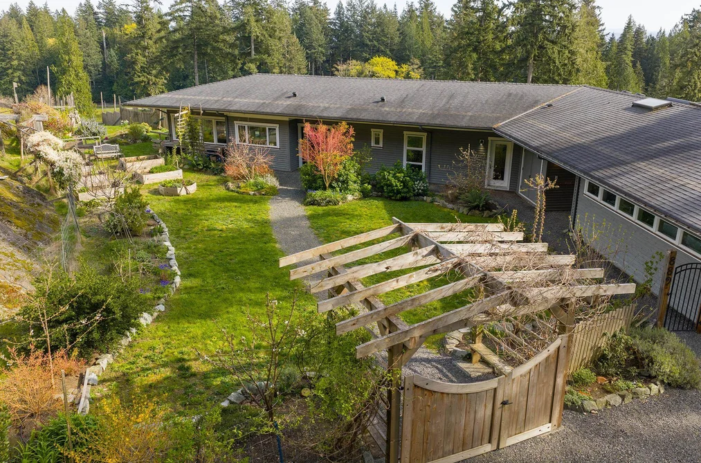889 COWAN POINT DRIVE, Bowen Island BC V0N 1G2, Bowen Island BC — Residential for Sale - Photo 3