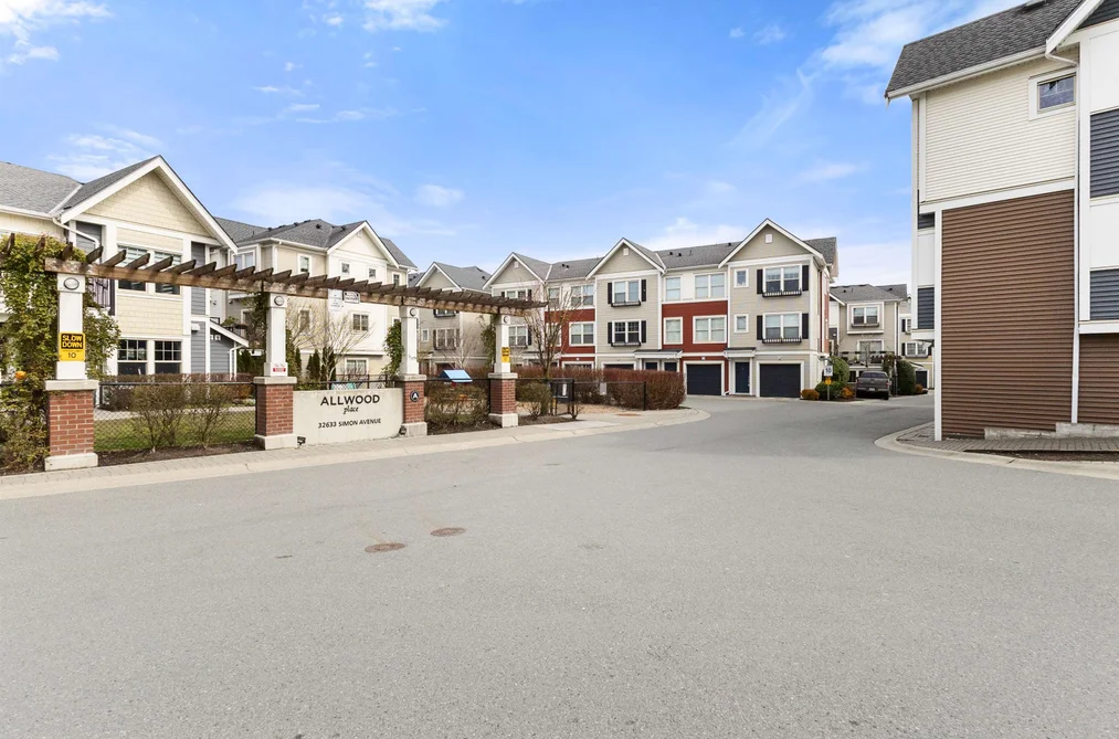 89 32633 SIMON AVENUE, Abbotsford BC V2T 0G9, Abbotsford BC — Residential for Sale - Photo 2