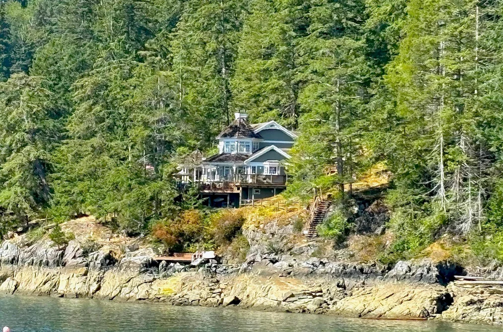House for sale at 890 The Grove Road Gambier Island British Columbia - MLS: R3121343