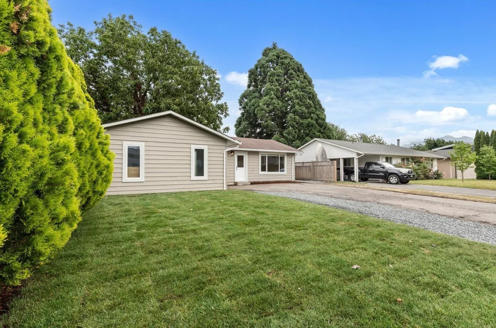 8900 CHARLES STREET, Chilliwack BC V2P 7H8, Chilliwack BC — Residential for Sale - Photo 2