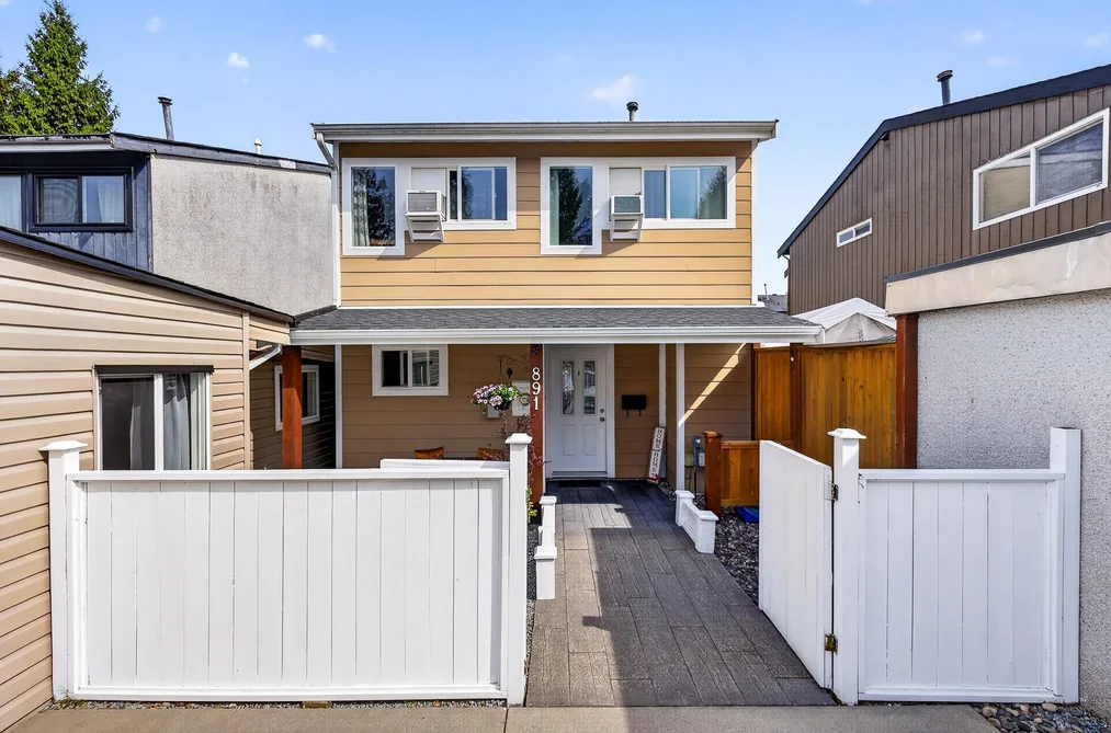 House for sale at 891 Pinebrook Place Coquitlam British Columbia - MLS: R3118772