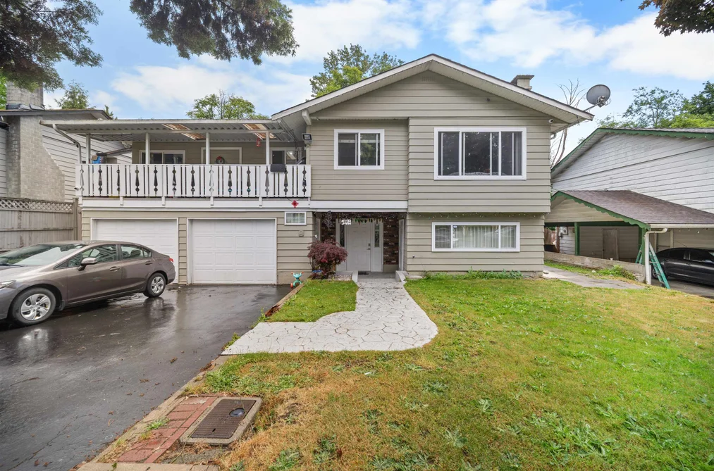 House for sale at 8912 Ursus Crescent Surrey British Columbia - MLS: R3132432