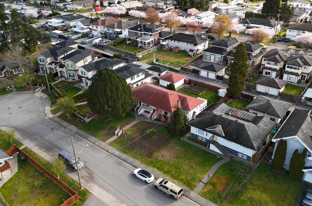 892-894 INVERGARRY AVENUE, Burnaby BC V5B 4M8, Burnaby BC — Residential Income for Sale - Photo 5