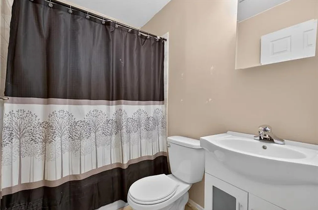 8927 146A Street, Surrey, BC - House for Sale - Photo 17 of 23 8927 146A Street, Surrey, BC - House for Sale - Photo 17 of 23
