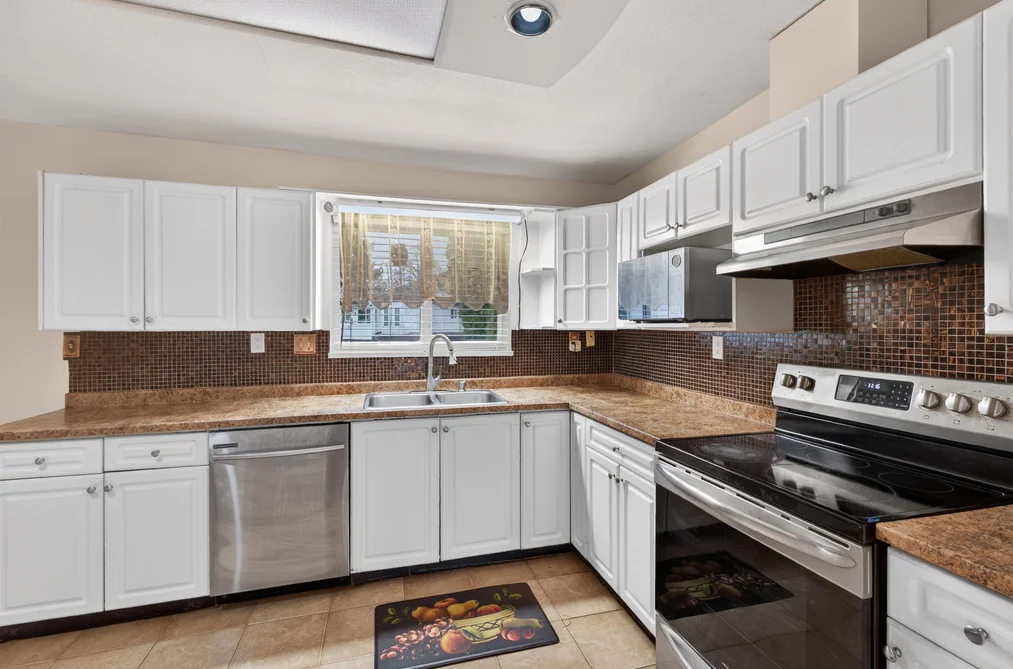 8927 146A STREET, Surrey BC V3R 6Z9, Surrey BC — Residential for Sale - Photo 4