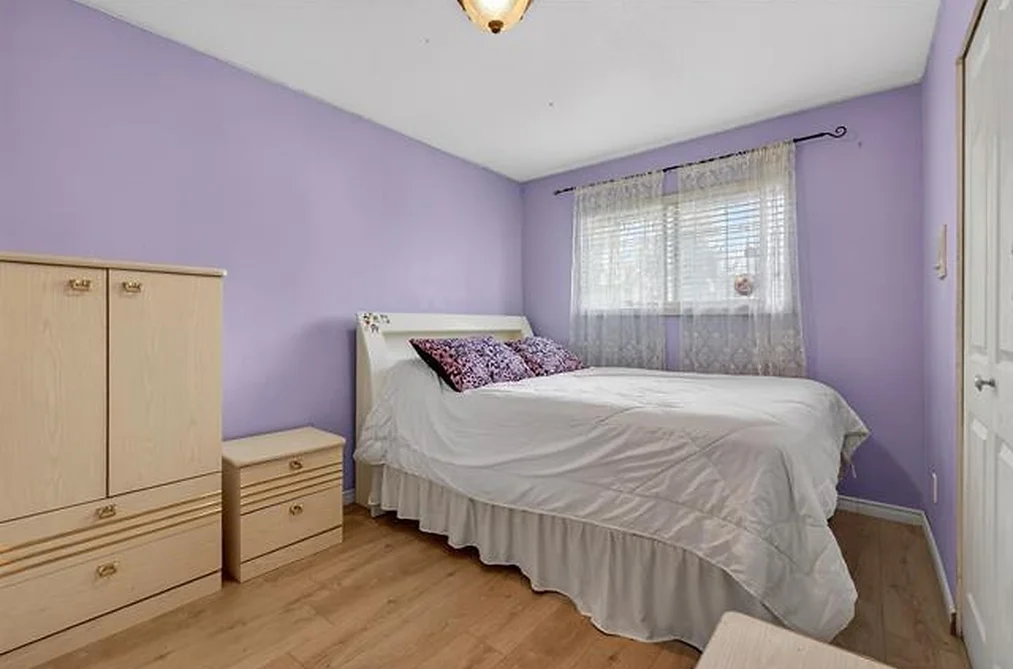8927 146A Street, Surrey, BC - House for Sale - Photo 9 of 23 8927 146A Street, Surrey, BC - House for Sale - Photo 9 of 23