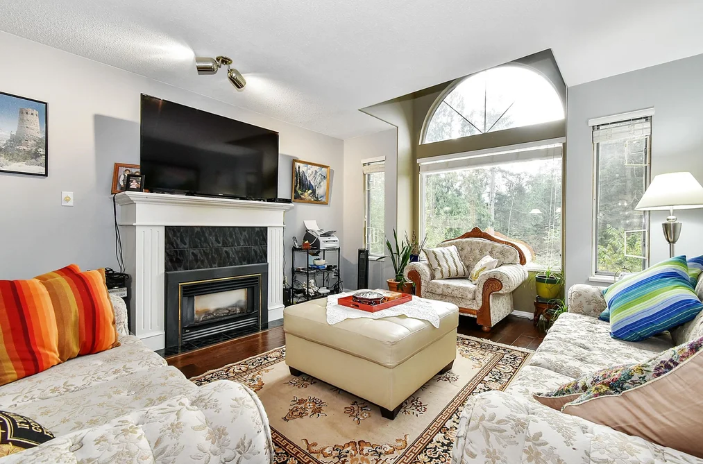 8928 HAMMOND STREET, Mission BC V2V 6X8, Mission BC — Residential for Sale - Photo 2