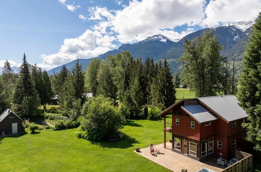 House for sale at 8950 Pemberton Meadows Road Pemberton British Columbia - MLS: R3125082
