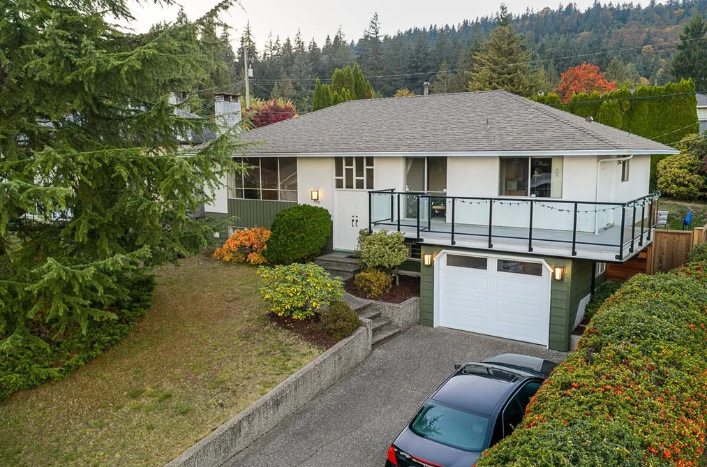 899 Glencoe Dr, Port Moody, BC - MLS: R3174639