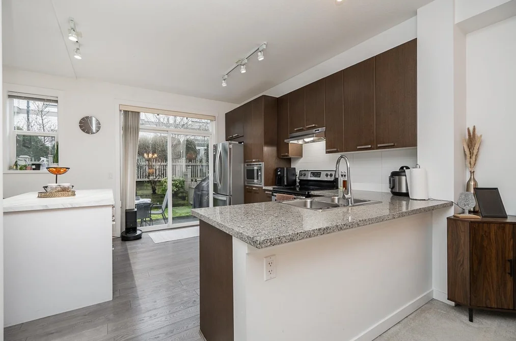 Townhouse for sale at 9 14838 61 Avenue Surrey British Columbia - MLS: R3117886