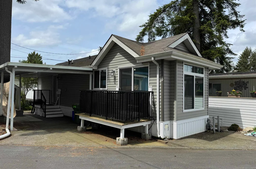 Manufactured Home for sale at 9 24330 Fraser Highway Langley British Columbia - MLS: R3109865