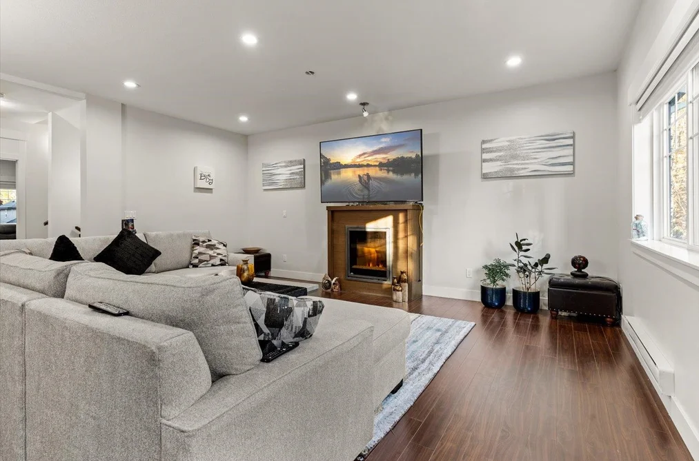 9-30748 Cardinal Avenue, Abbotsford, BC - Townhouse for Sale - Photo 10 of 31 9-30748 Cardinal Avenue, Abbotsford, BC - Townhouse for Sale - Photo 10 of 31