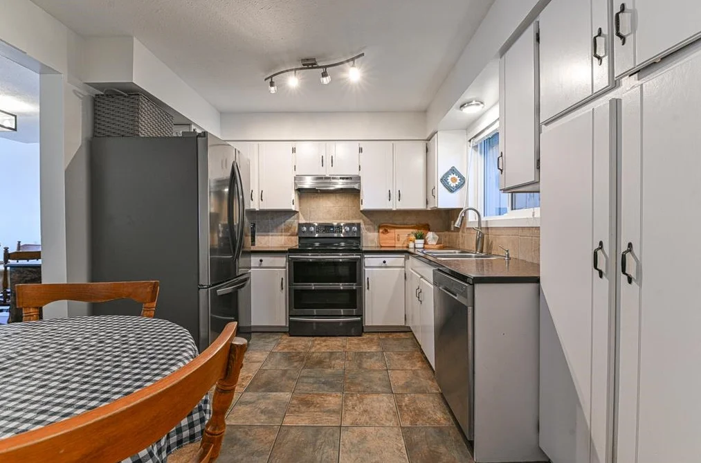 9 32870 BEVAN WAY, Abbotsford BC V2S 6R3, Abbotsford BC — Residential for Sale - Photo 2