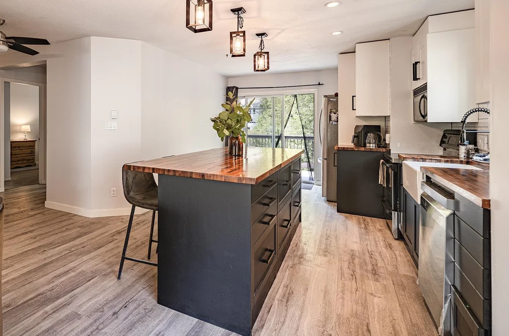 9-7467 Prospect Street, Pemberton, BC - Half Duplex for Sale - Photo 8 of 18 9-7467 Prospect Street, Pemberton, BC - Half Duplex for Sale - Photo 8 of 18