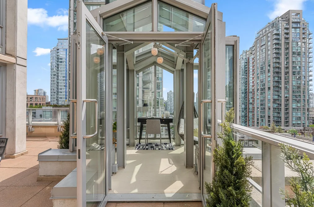 901 565 SMITHE STREET, Vancouver BC V6B 0E4, Vancouver BC — Residential for Sale - Photo 2