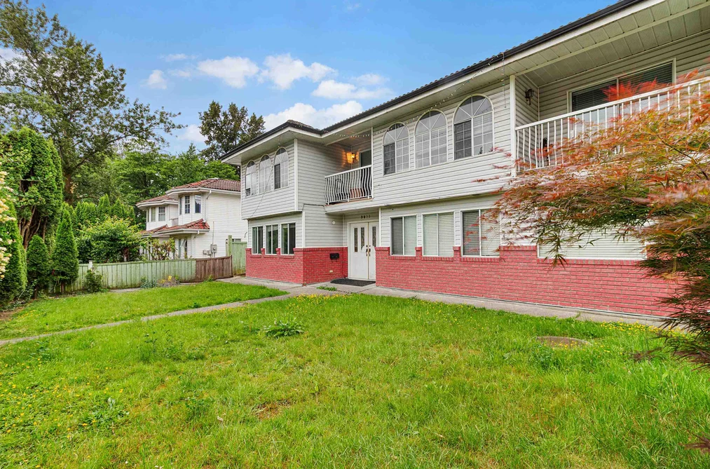 9011 KING GEORGE BOULEVARD, Surrey BC V3V 5V7, Surrey BC — Residential for Sale - Photo 2