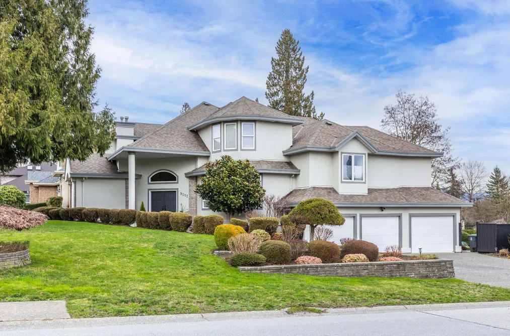 House for sale at 9012 162a Street Surrey British Columbia - MLS: R3087336
