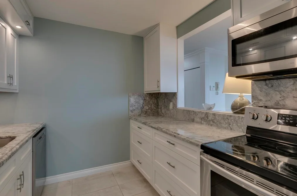 902 3920 HASTINGS STREET, Burnaby BC V5C 6C7, Burnaby BC — Residential for Sale - Photo 2