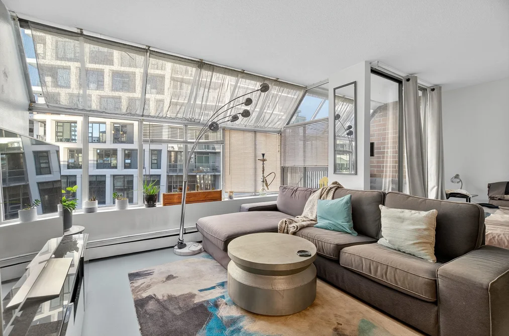 Condo for sale at 902 950 Drake Street Vancouver British Columbia - MLS: R3096855