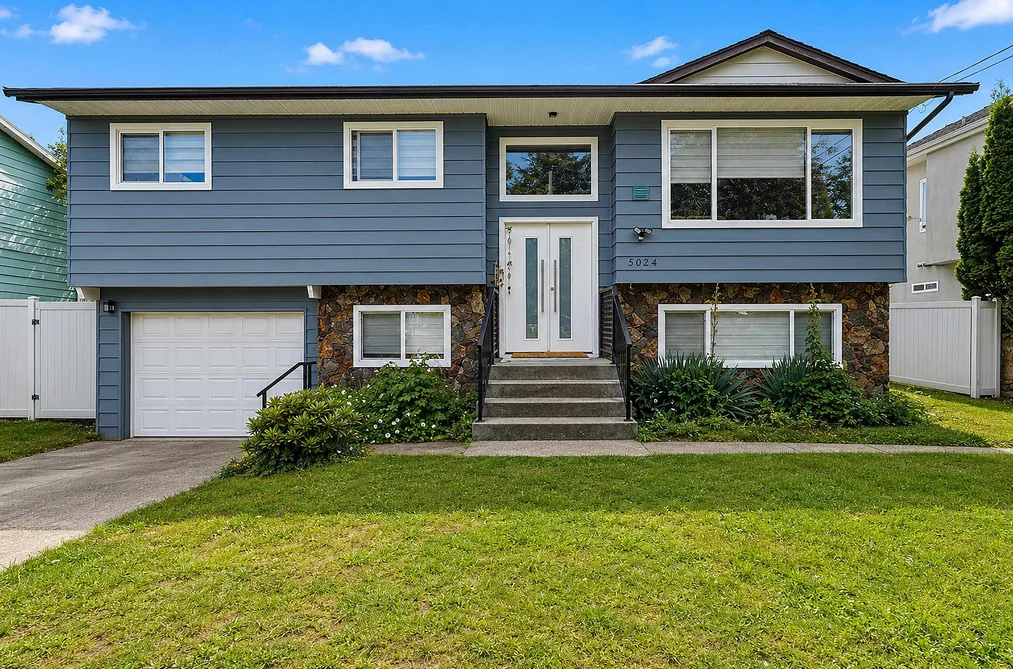 House for sale at 9024 123a Street Surrey British Columbia - MLS: R3135063