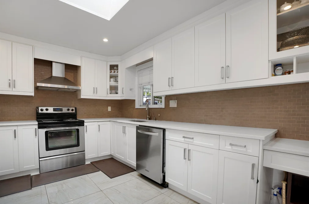 9027 PRINCE CHARLES BOULEVARD, Surrey BC V3V 1R7, Surrey BC — Residential for Sale - Photo 3