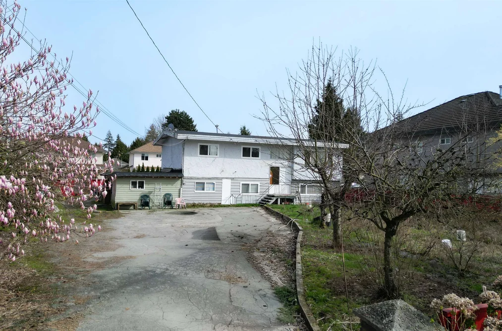 9032 156 STREET, Surrey BC V3R 5Y8, Surrey BC — Residential for Sale - Photo 2