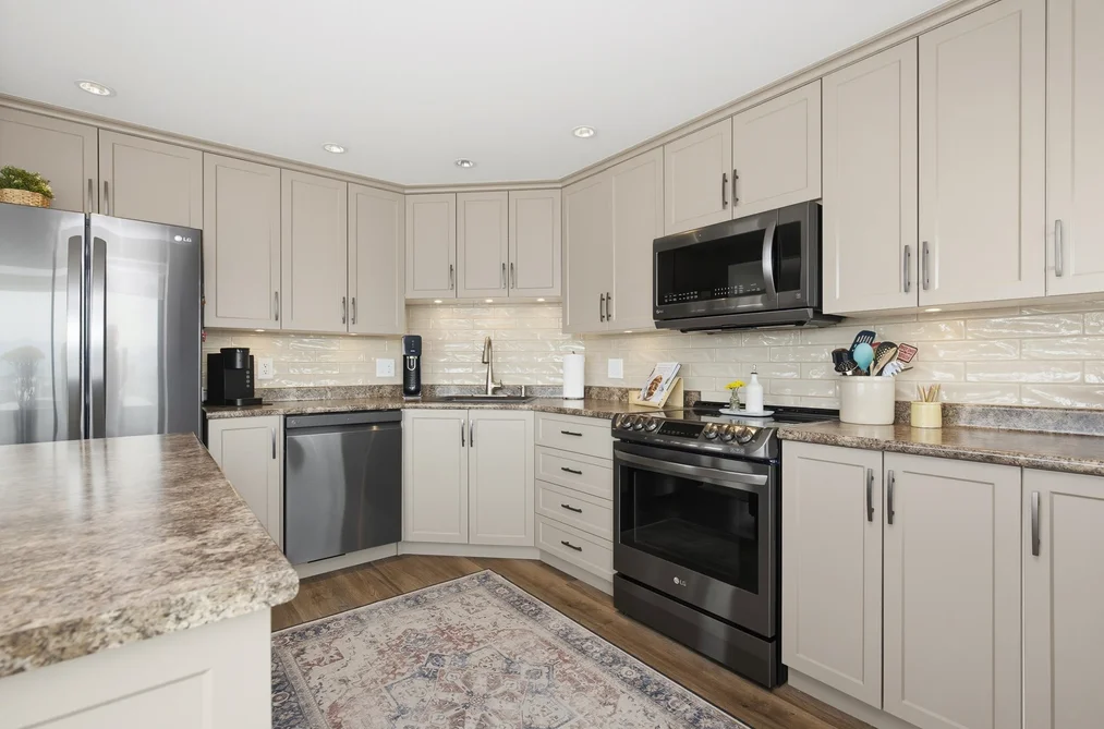 904 32440 SIMON AVENUE, Abbotsford BC V2T 5R3, Abbotsford BC — Residential for Sale — Photo 3 of 30
