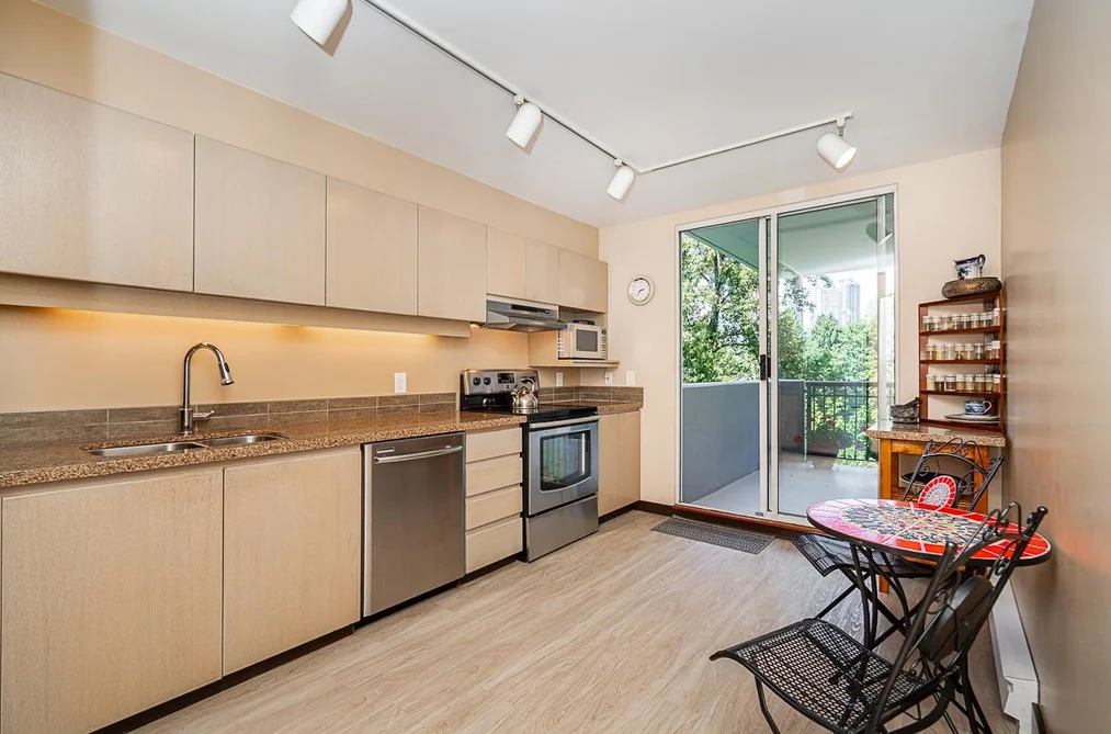 904 545 AUSTIN AVENUE, Coquitlam BC V3K 6R4, Coquitlam BC — Residential for Sale — Photo 15 of 38