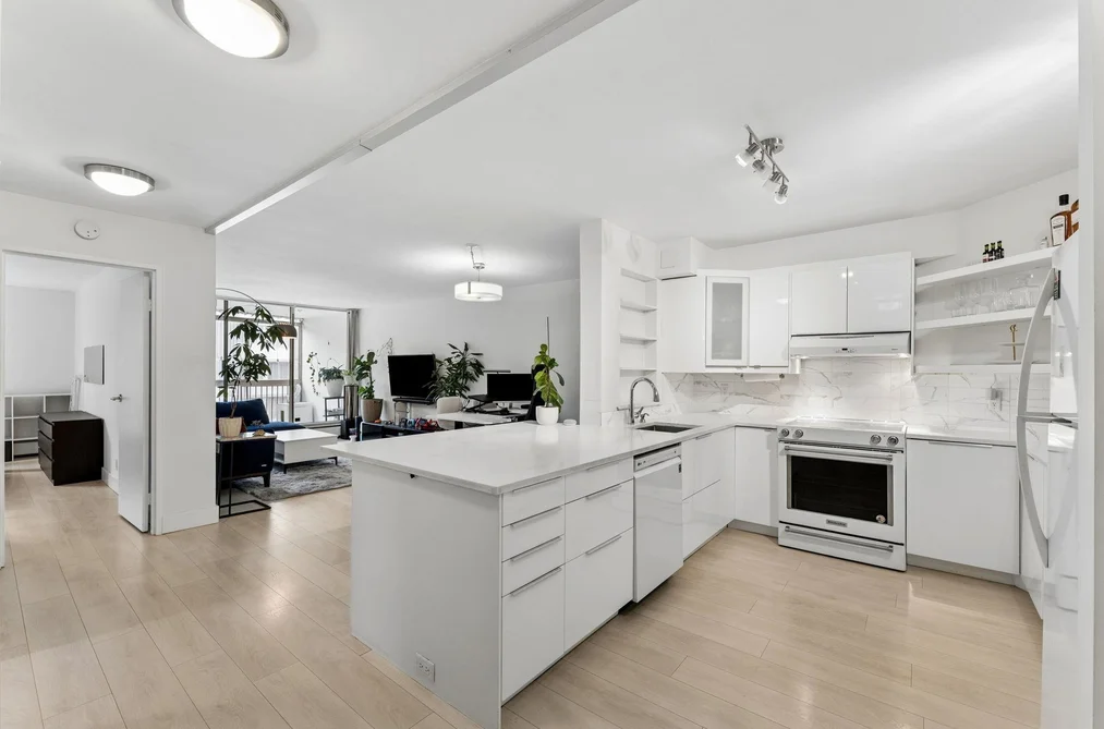 Condo for sale at 905 2024 Fullerton Avenue North Vancouver British Columbia - MLS: R3116095