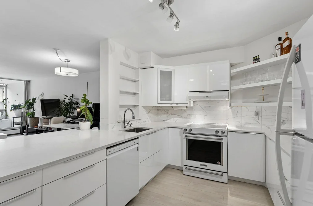 905 2024 FULLERTON AVENUE, North Vancouver BC V7P 3G4, North Vancouver BC — Residential for Sale - Photo 2