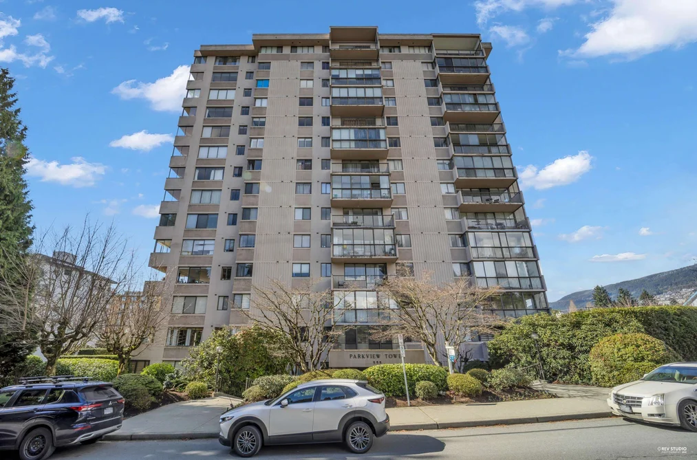 905 555 13TH STREET, West Vancouver BC V7T 2N8, West Vancouver BC — Residential for Sale - Photo 2