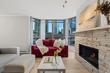 867 Hamilton St Unit 906, Vancouver, BC - MLS: R3172802