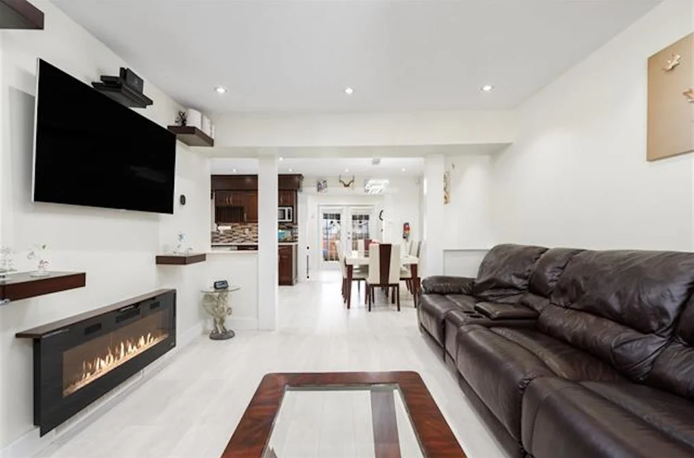 Half Duplex for sale at 9068 146a Street Surrey British Columbia - MLS: R3056589