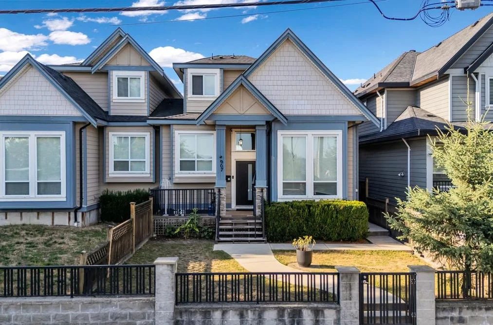 Half Duplex for sale at 907 Harris Avenue Coquitlam British Columbia - MLS: R3147286