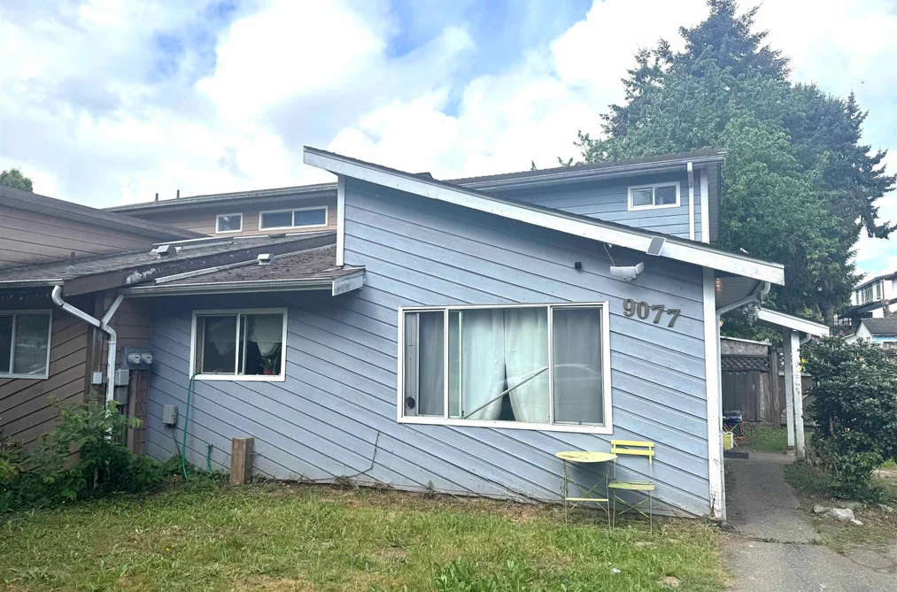 Half Duplex for sale at 9077 135a Street Surrey British Columbia - MLS: R3121534
