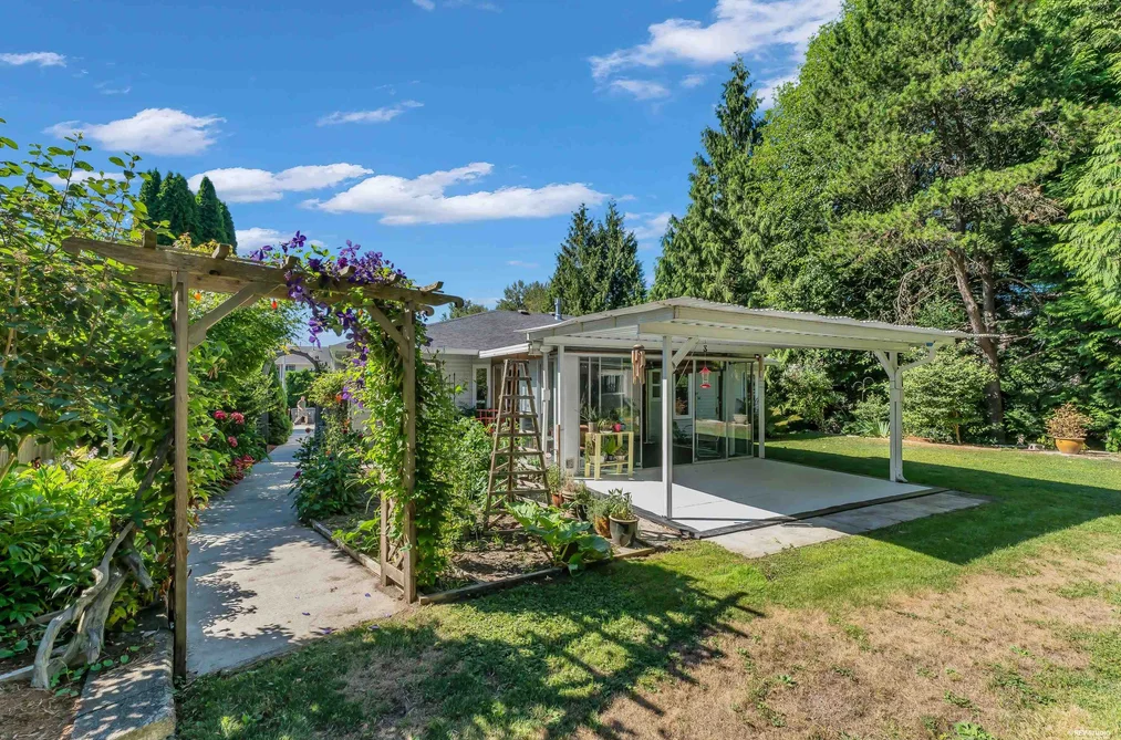 House for sale at 9079 144 Street Surrey British Columbia - MLS: R3152819
