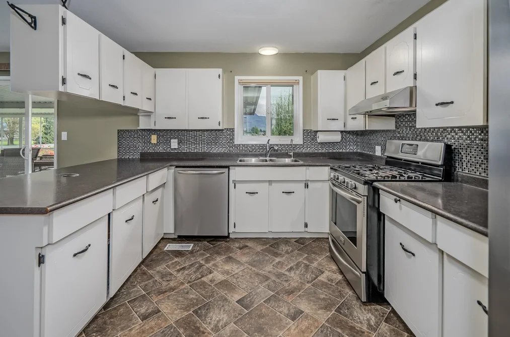 9079 SYLVESTER ROAD, Mission BC V2V 7K6, Mission BC — Residential for Sale - Photo 5