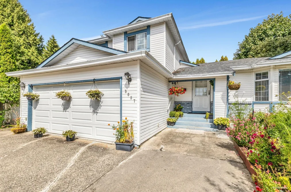 9087 144 STREET, Surrey BC V3V 5Z8, Surrey BC — Residential for Sale - Photo 4
