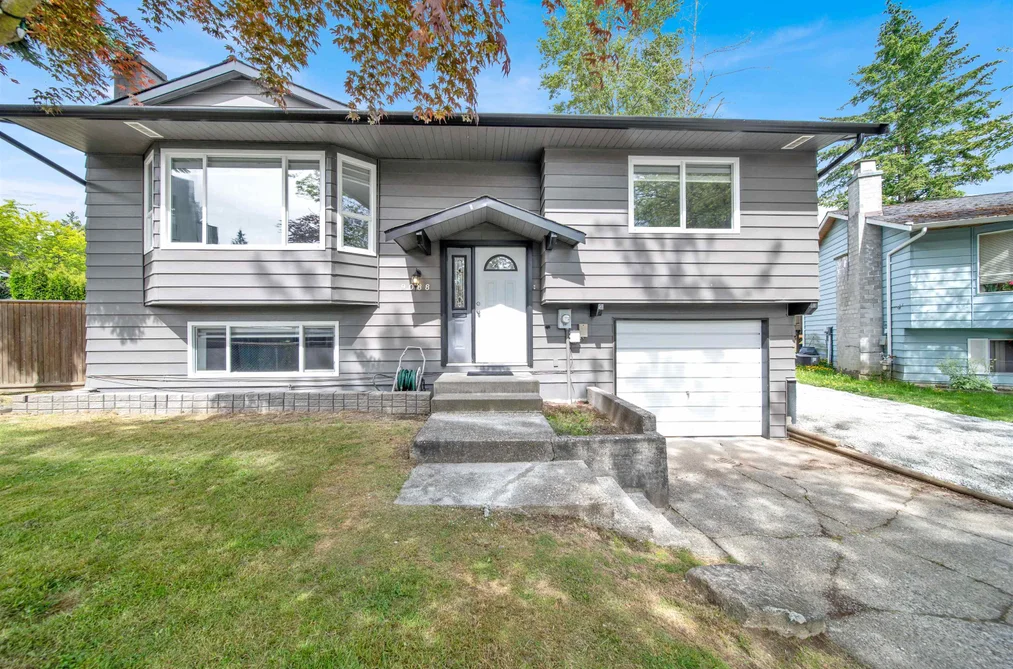 House for sale at 9088 146a Street Surrey British Columbia - MLS: R3068638