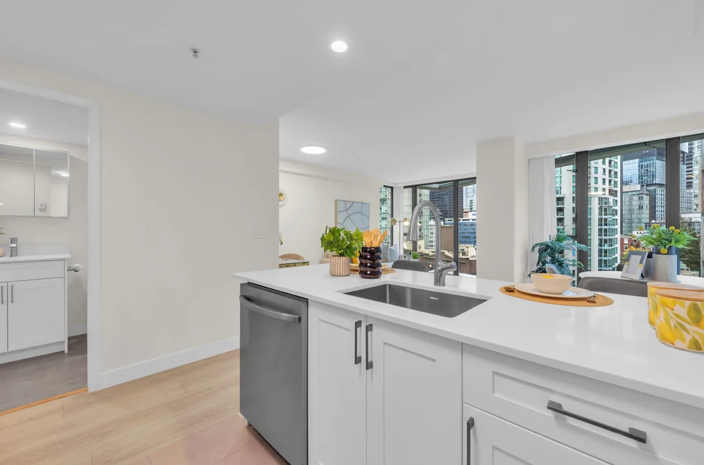 909 - 1331 W Georgia Street, Vancouver, BC - MLS: R3179053 - Photo 5 909 - 1331 W Georgia Street, Vancouver, BC - MLS: R3179053 - Photo 5