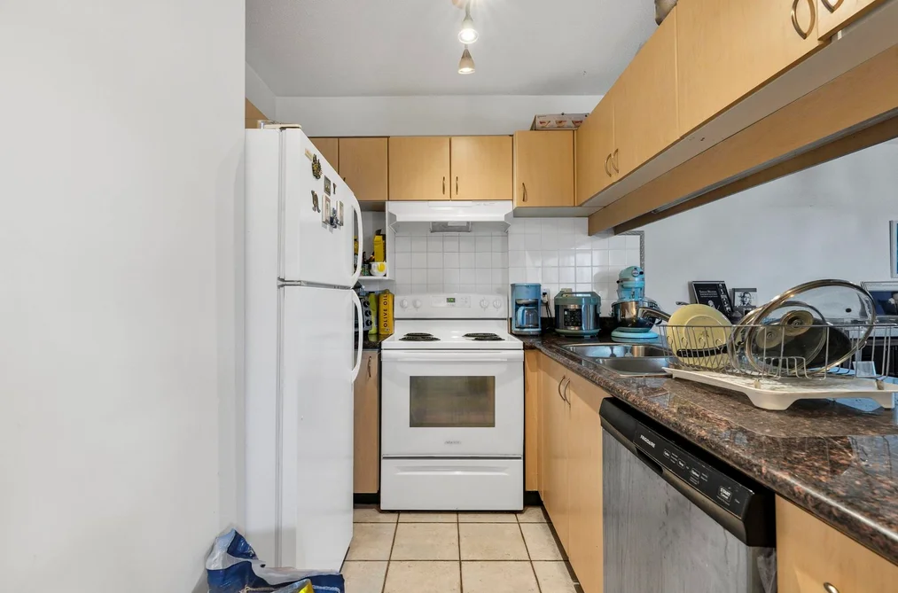 Condo for sale at 910 6611 Cooney Road Richmond British Columbia - MLS: R3138598