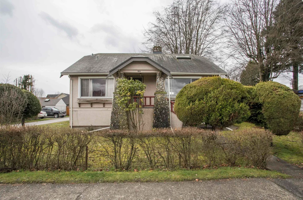 House for sale at 910 Eighth Street New Westminster British Columbia - MLS: R3117453