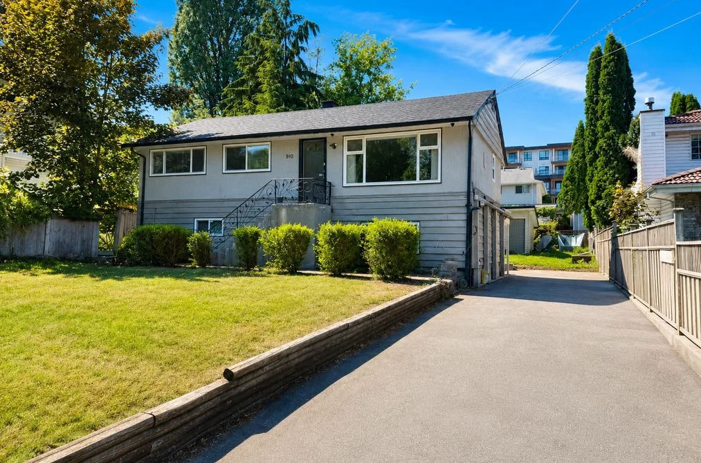 House for sale at 910 Robinson Street Coquitlam British Columbia - MLS: R3149682